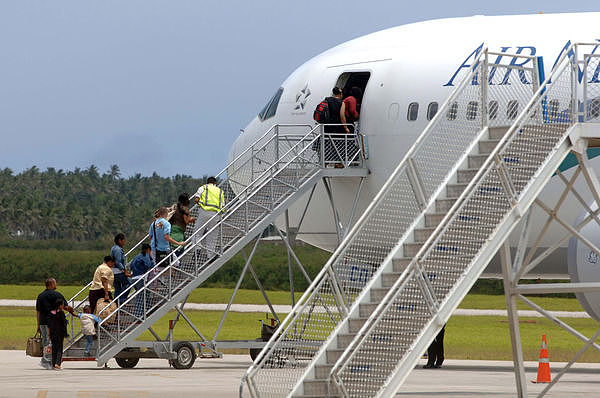 ▲▼ 东加的国际机场Nuku`alofa Airport。 （图／达志影像／美联社）