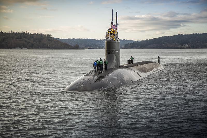 美国海军证实，美军海狼级核动力潜舰「康乃狄克号」（USS Connecticut，SSN-22）上月初在南海作业时撞到一座未知海底山。(美联社数据照)