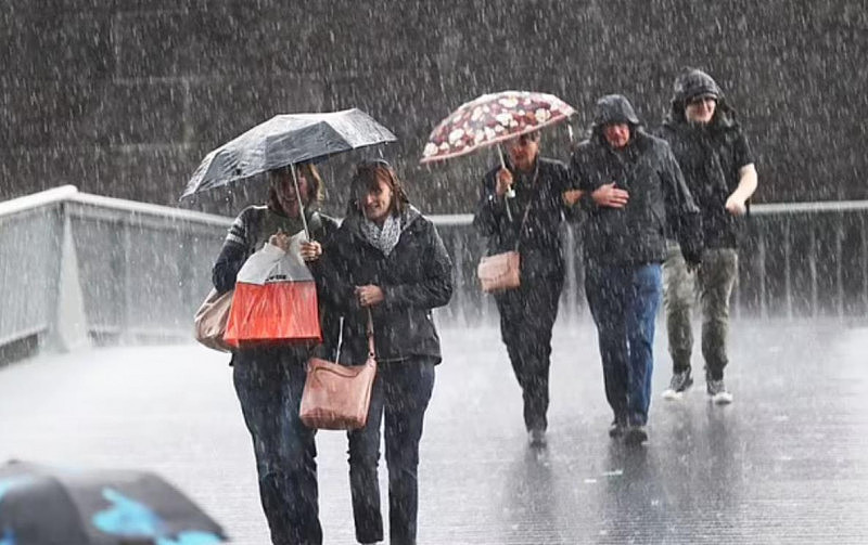 一天下一个月雨量！狂风暴雨席卷澳洲东部，多地将连下8天雨（组图） - 3