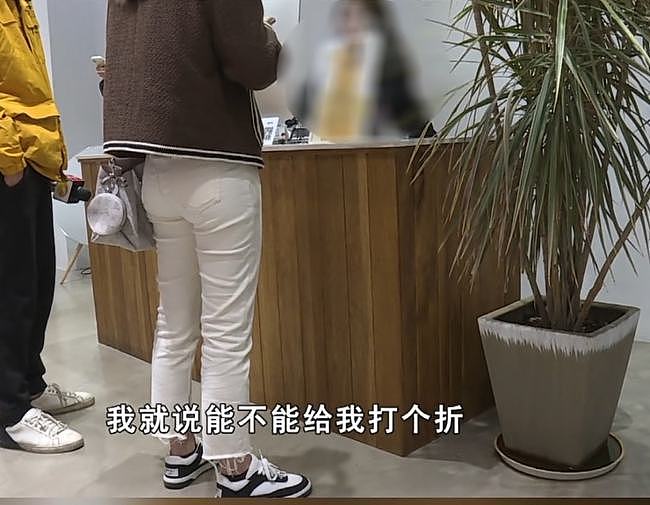 长沙女子试十几件衣服没买，店家：“赶紧滚”（图） - 7