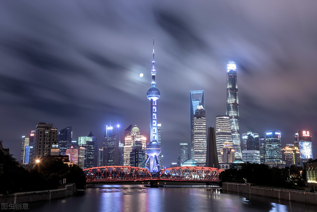 太尴尬！印度网友沸腾了：二线小城夜景力压上海！却错拿台北照片