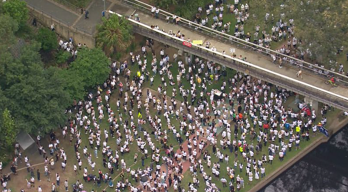 全澳多地再次爆发游行示威！数百抗议者齐聚西悉尼，反对强制接种（组图） - 2