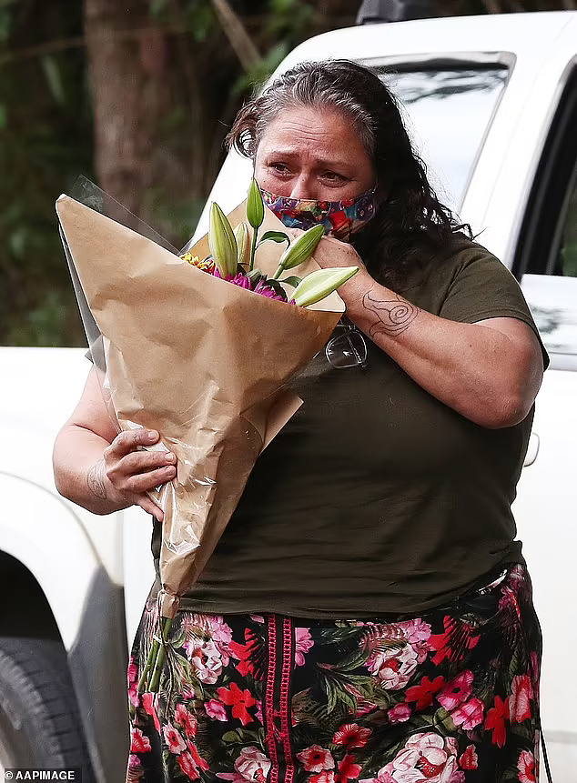 拜伦湾住宅起火，4岁双胞胎姐妹吸入浓烟抢救无效身亡！邻居含泪献花哀悼（组图） - 5