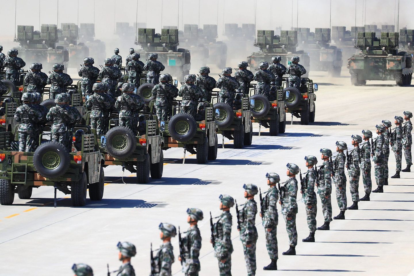 习近平时代的中国军队，已发生了“脱胎换骨”的变化。（新华社）