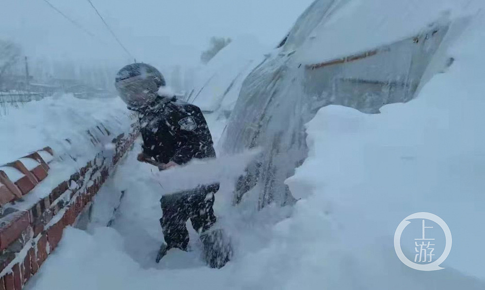 暴风雪下的内蒙古通辽：陆空交通停运 整个城市被冰封
