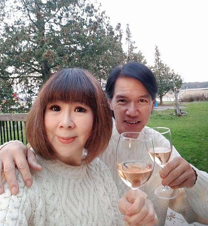 香港老戏骨林嘉华庆结婚37年，与爱妻穿情侣装秀恩爱，已全家移居国外（组图） - 6