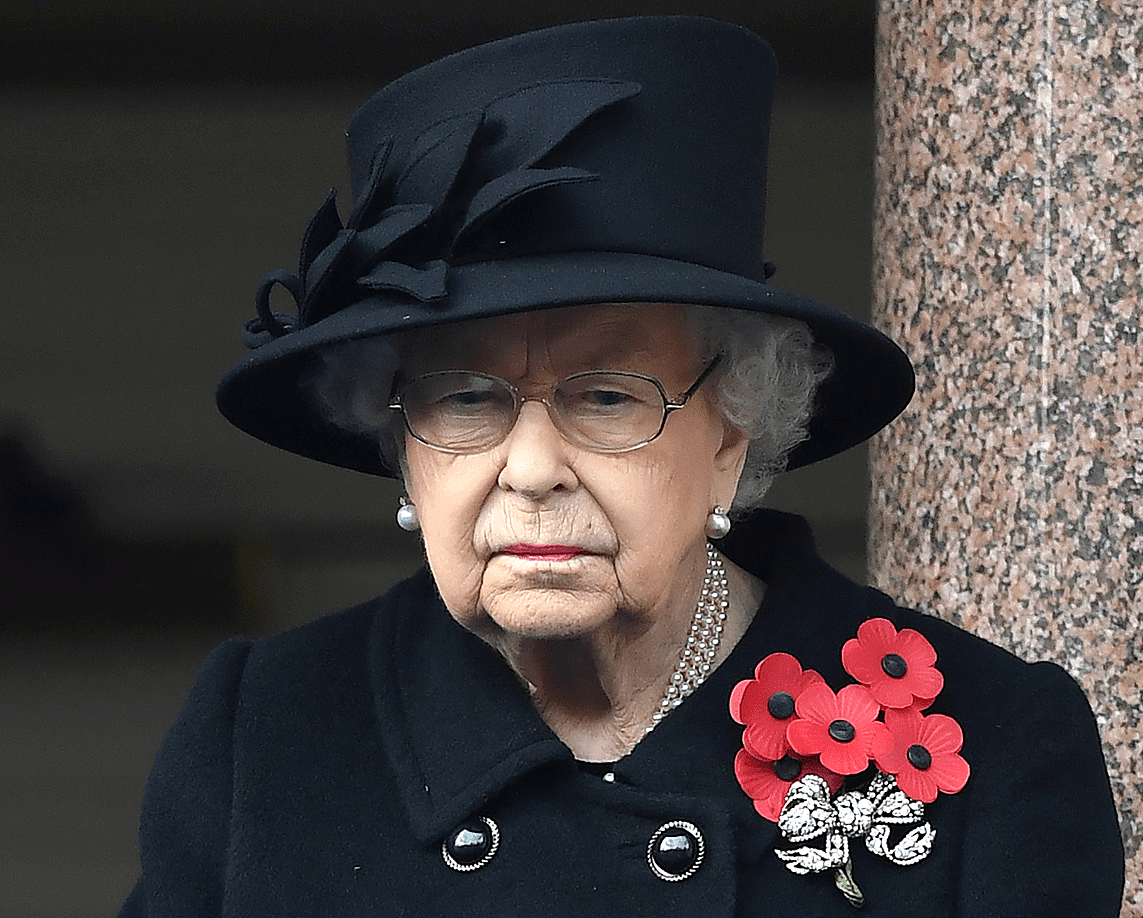 因背部扭伤，95岁英国女王继续缺席公开露面活动（图） - 1