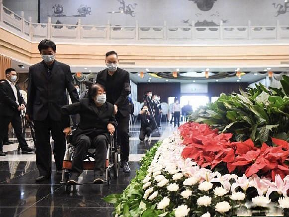 袁隆平院士骨灰安葬仪式在长沙举行，家人：他走得很安详