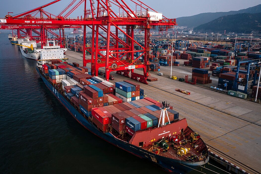 今年6月的上海港。对于中国的贸易做法“我们继续表示严重关切”，美国贸易代表戴琪说。