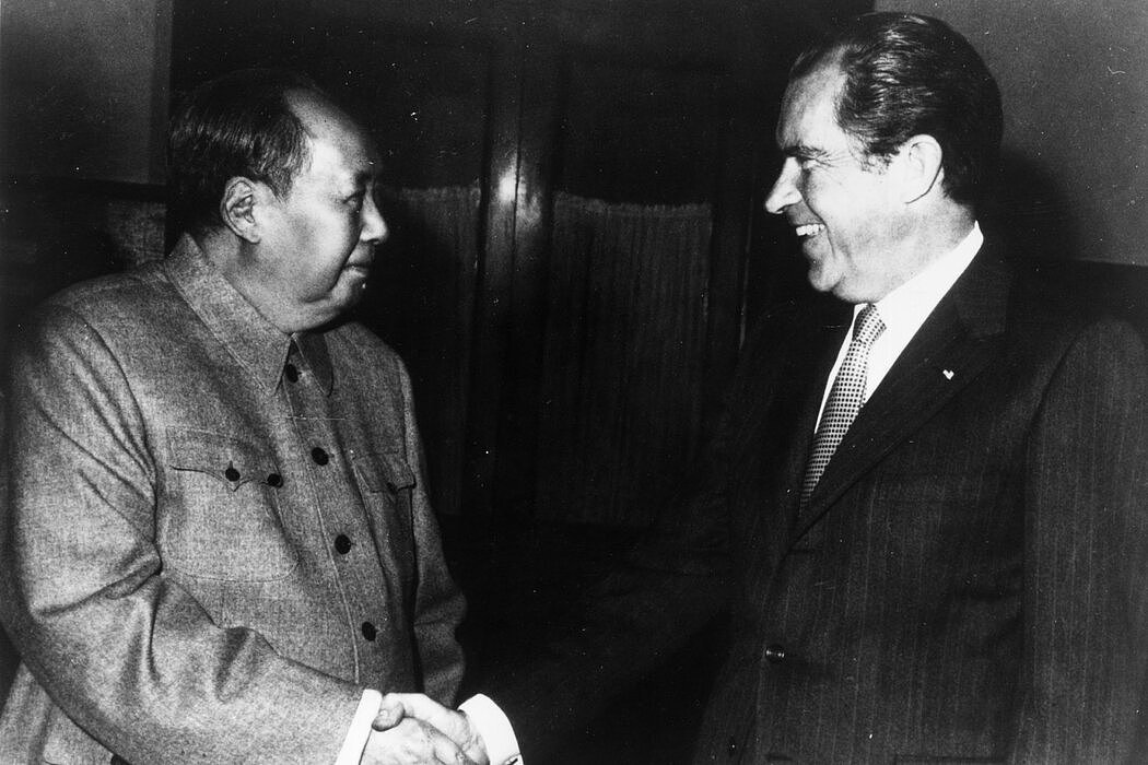 1972年，毛泽东和尼克松在北京会面。