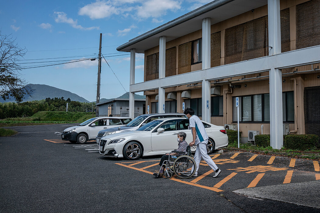 在大山康复医院，住院患者每天使用约400磅的一次性尿布。