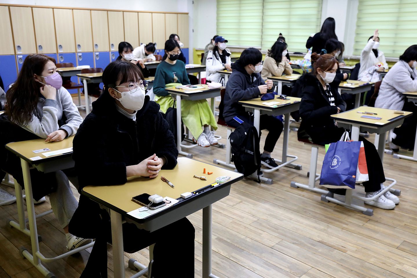 ▲▼南韩18日实施高三大学入学考试。 （图／路透社）