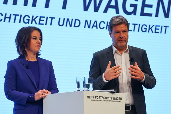 ▲▼德国绿党的联合领导人贝尔伯克（Annalena Baerbock）与哈柏克（Robert Habeck）分别担任外交部长与经济部长。 （图／路透）