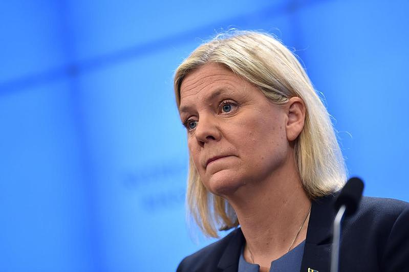 瑞典史上首位女总理、社会民主党党魁安德森在上任仅仅数小时后，就因预算案无法通过而辞职下台。欧新社