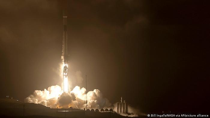 DART探测器已经搭载SpaceX公司的猎鹰9号火箭升空