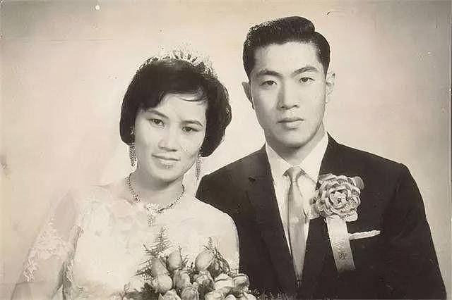华人神探因黄昏恋被诟病：79岁发妻去世，一年后与小18岁红颜知己结婚（组图） - 10