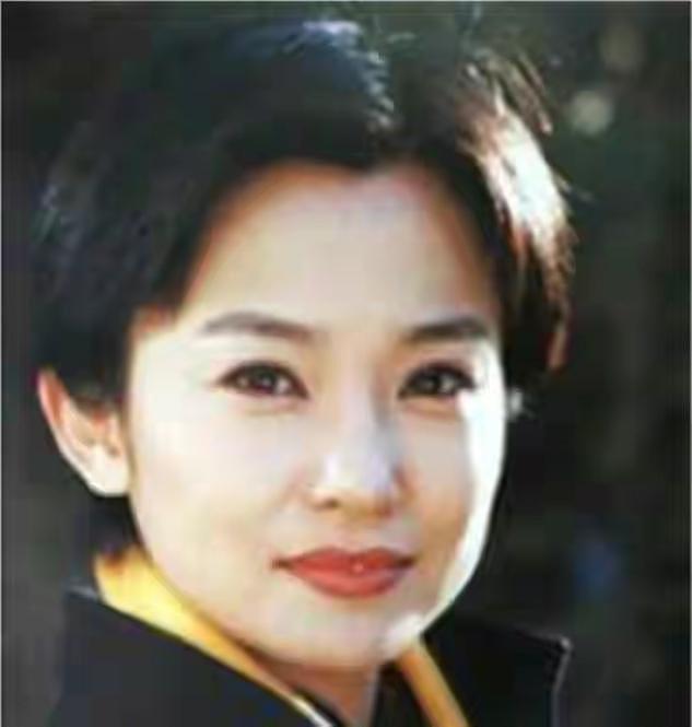 中国第一美女保镖，保护过13国元首，曾获选美小姐季军，身价上亿（组图） - 1