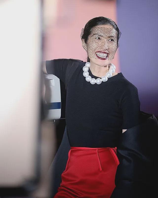 纪梵希家族唯一中国媳妇，50岁当超模却被骂丑，她活得比谁都漂亮（组图） - 26