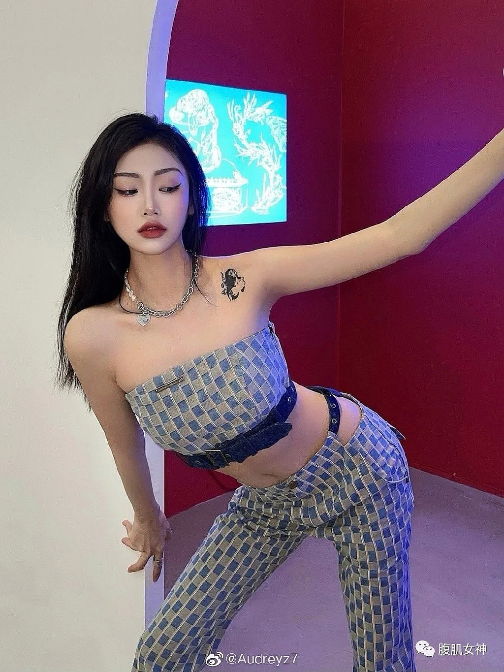 【美女】蜂腰翘臀+神仙颜值!这位女神让网友都沸腾了…(组图) - 3