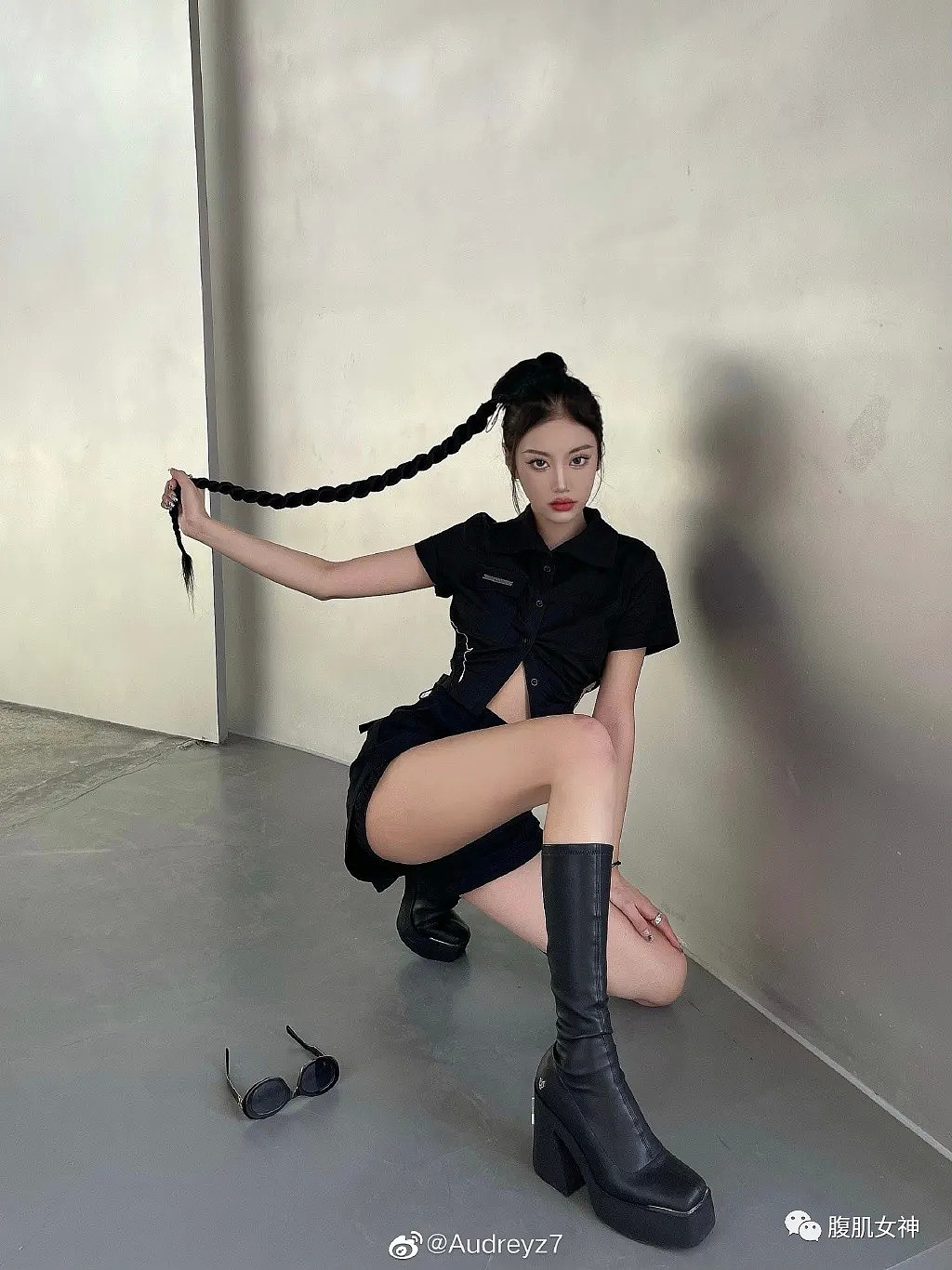 【美女】蜂腰翘臀+神仙颜值!这位女神让网友都沸腾了…(组图) - 7