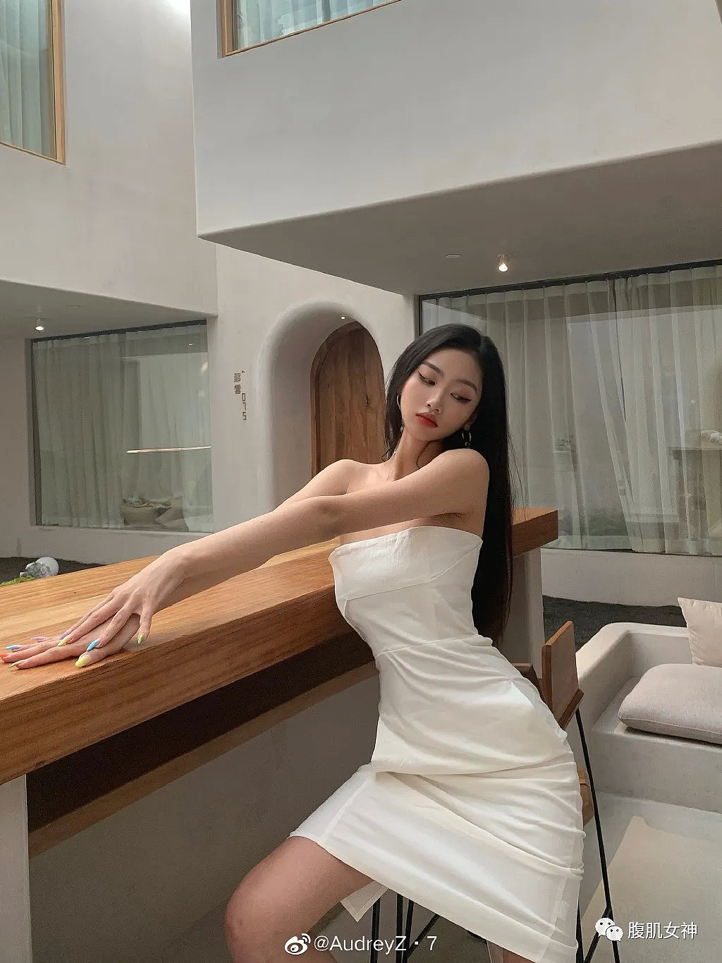 【美女】蜂腰翘臀+神仙颜值!这位女神让网友都沸腾了…(组图) - 13