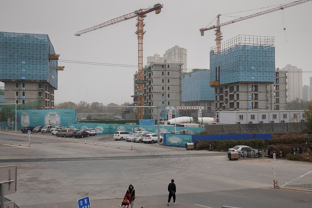 佳兆业在北京的一个住宅楼开发项目建筑工地。