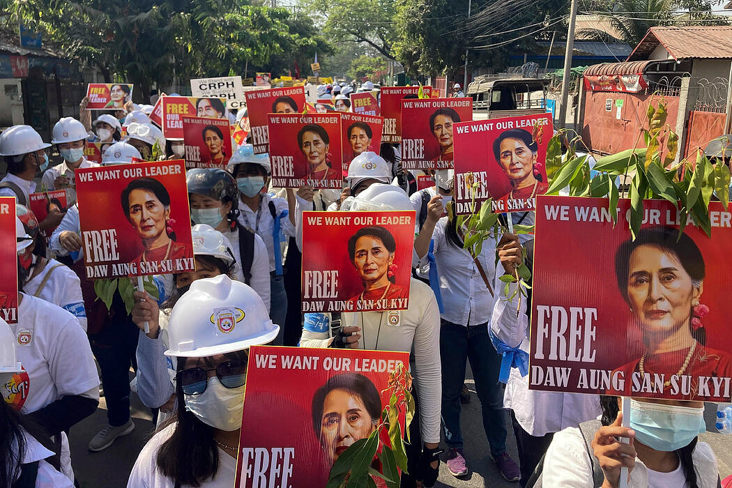 3月，缅甸曼德勒市的一场反对政变的示威。