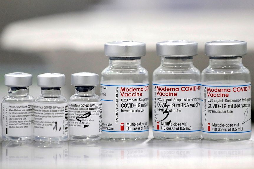 在西方国家普遍施打的疫苗有三种：辉瑞、莫德纳和阿斯利康。