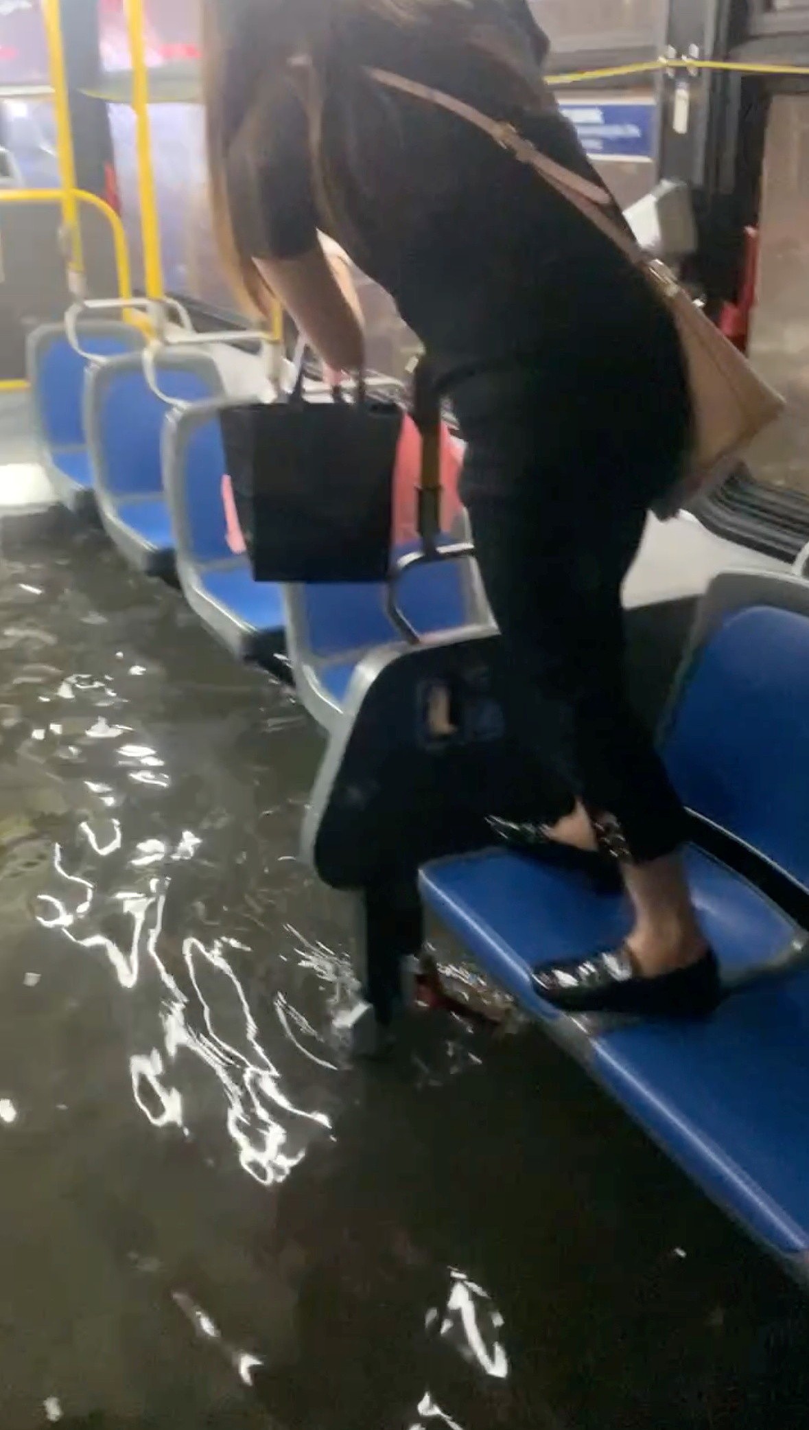 ▲▼飓风艾妲（Ida）余威惊人，为纽约市地铁淹水。 （图／路透社）