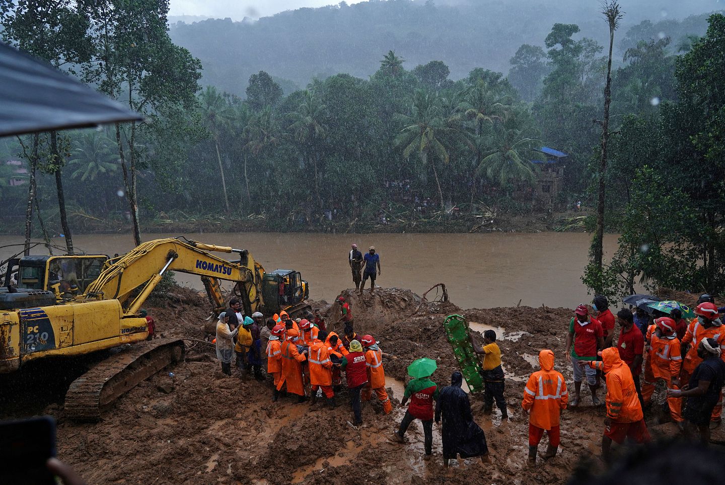 ▲▼印度喀拉拉邦洪灾救援情况。 （图／路透）