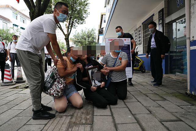 南京女学生被害案庭审取消 女生父亲：积蓄已掏空（组图） - 5