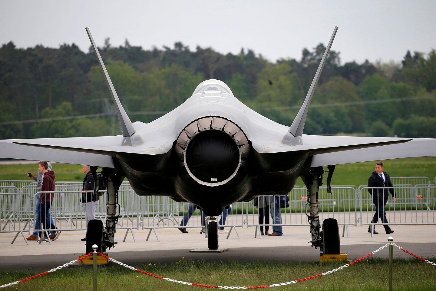 军工复合体已成为美国政坛的一股重要势力，图为军工巨头洛克希德─马丁公司制的F35战机。(Reuters)