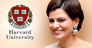 印度女主持被邀去哈佛教书，却发现一切都是电信诈骗，只为羞辱她