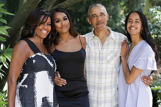 奥巴马带女儿度假，俩千金环肥燕瘦，20岁萨莎“衣不遮体”惹争议（组图） - 3