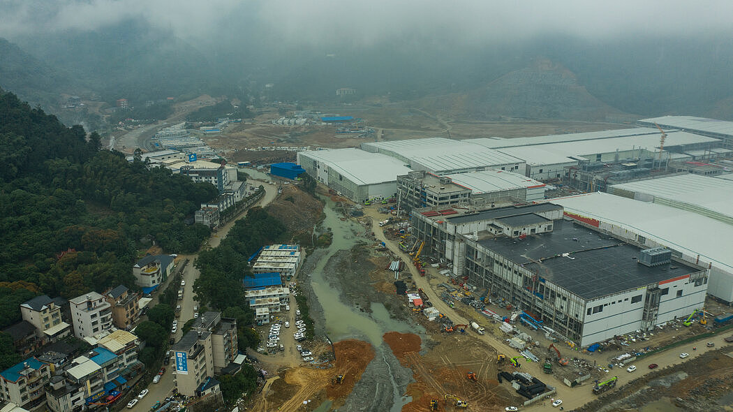 宁德时代的一座工厂建筑基地，位于宁德车里湾，这里是宁德时代正在建造八座工厂之一。