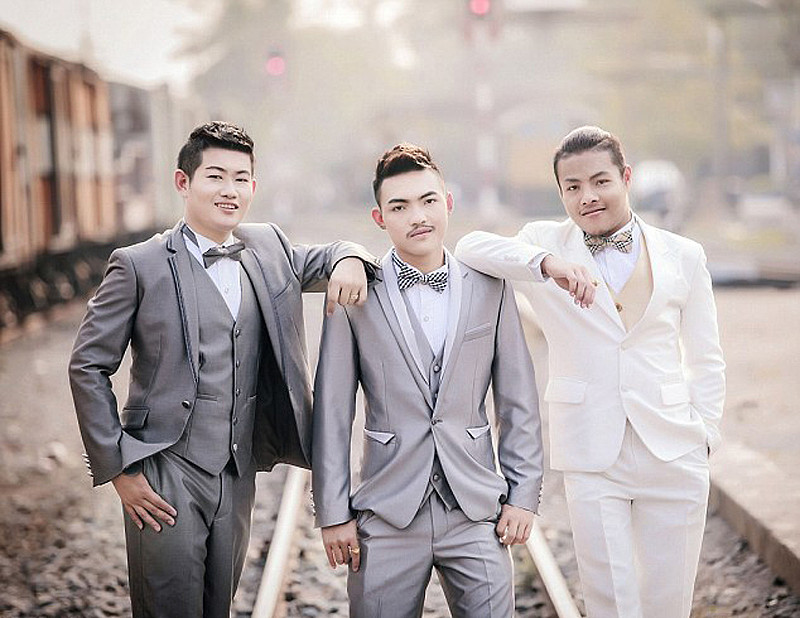 泰国3名男子喜结连理 系世界首例三人同性婚礼
