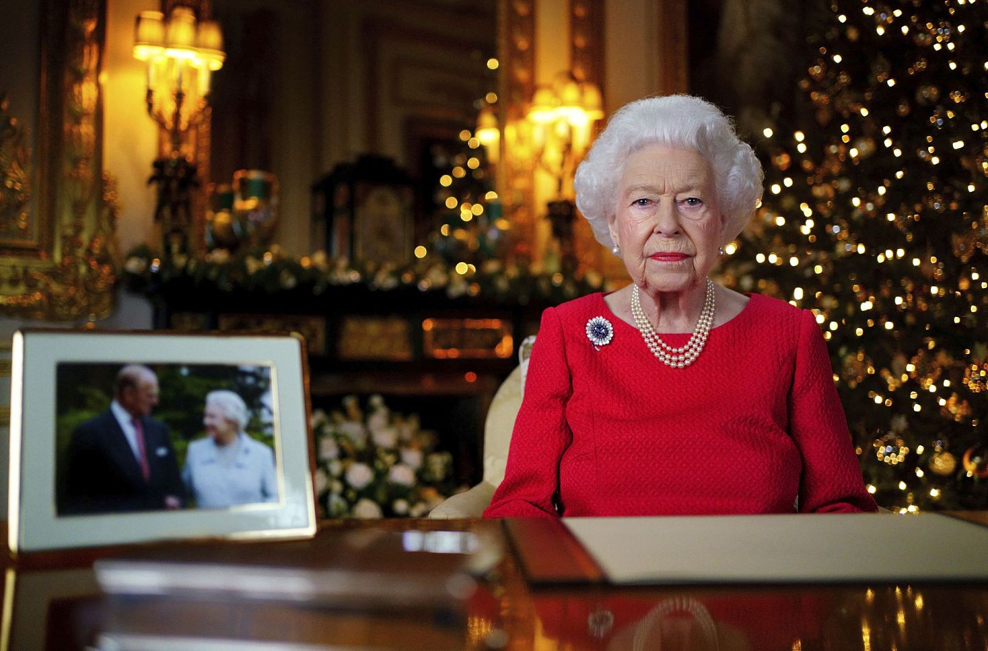 英女王发表圣诞文告，称怀念亡夫菲利普亲王（图） - 1
