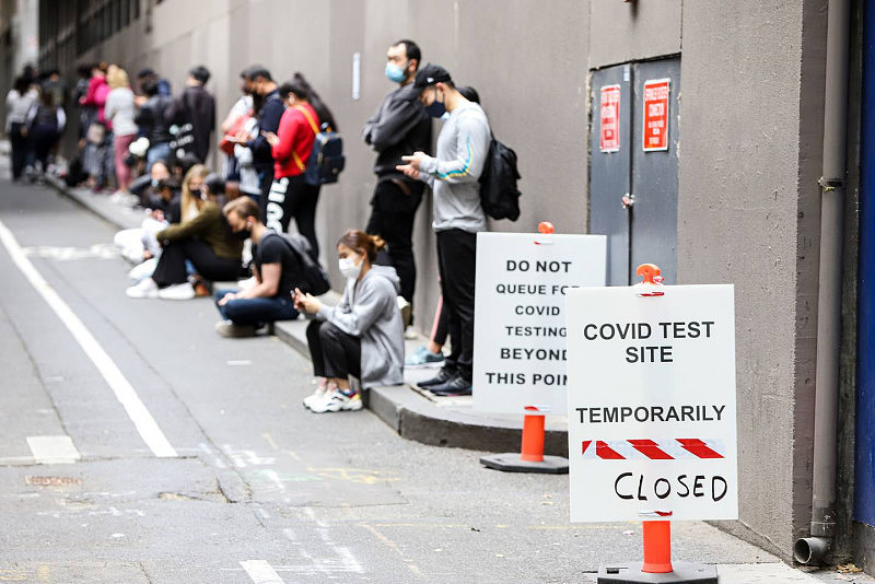 a-sign-indicating-temp-closure-of-bourke-st-testing-site.jpg,0