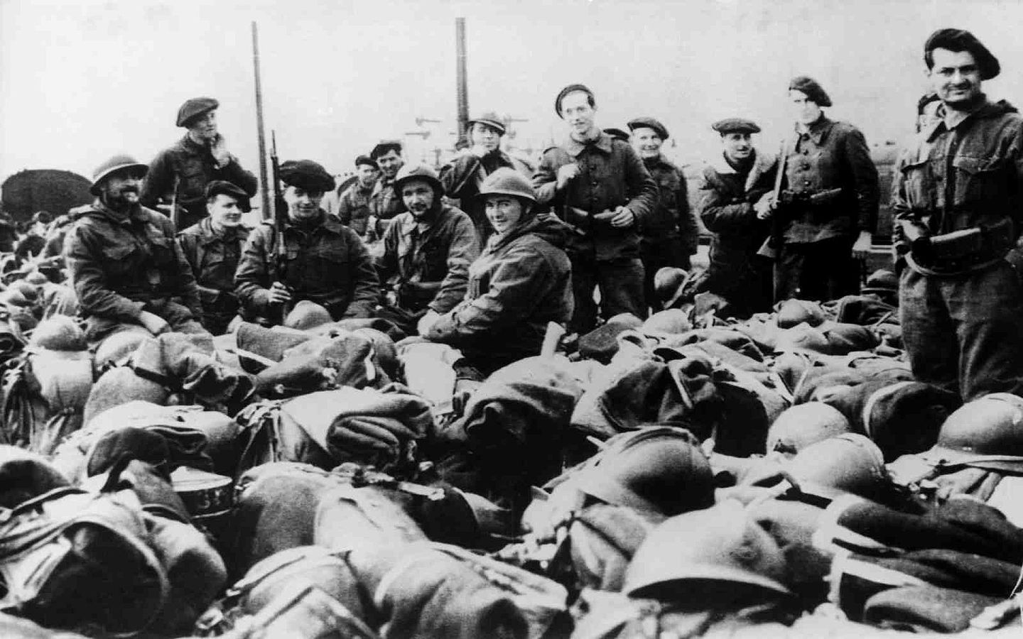 1940年5月9日，英法盟军惨败后从敦克尔克撤离，一些法国士兵在回归戴高乐麾下前，暂时在英国避难。（VCG）