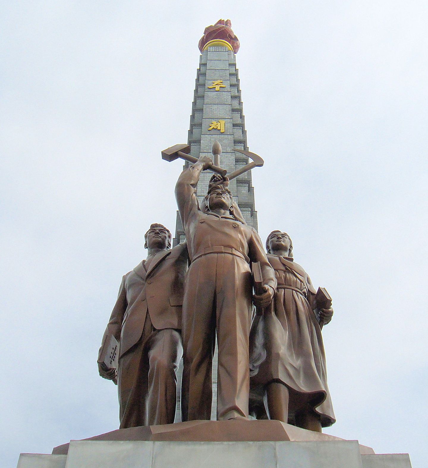 朝鲜1982年建成的主体思想塔，纪念金日成诞辰70周年。（Wiki Commons）