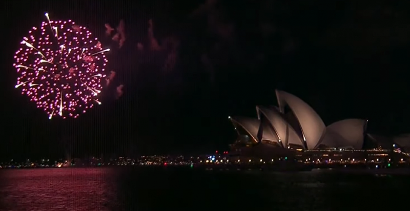 悉尼跨年烟花秀如期举行！绚烂烟花点亮夜空，规模创历史之最（视频/组图） - 23