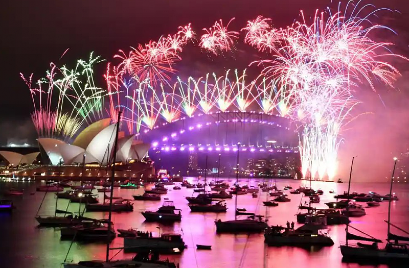 悉尼跨年烟花秀如期举行！绚烂烟花点亮夜空，规模创历史之最（视频/组图） - 17