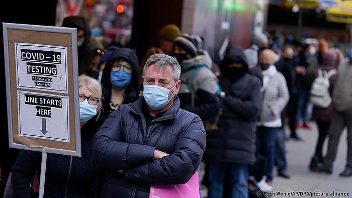 USA | Coronavirus | Testzentrum am Times Square in New York