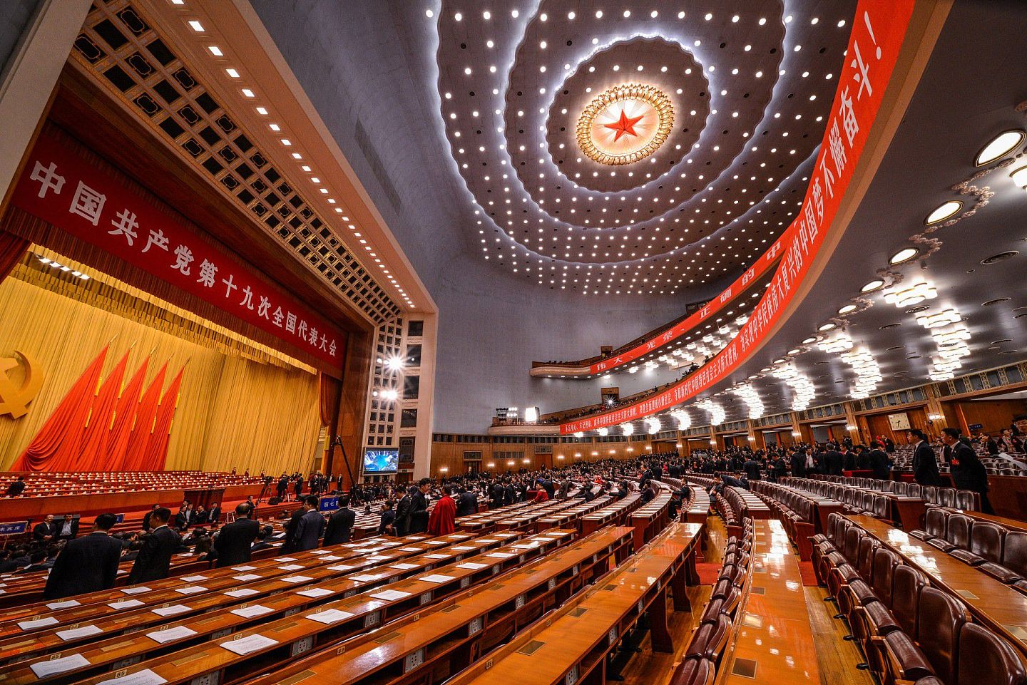 中国共产党全国代表大会，简称中共党代会，每五年举行一次，由中国共产党中央委员会召集。（视觉中国）