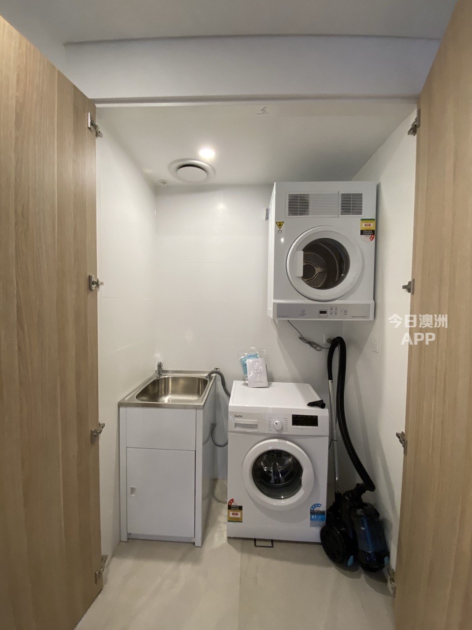 今日悉尼Wolli Creek 特价好房 近车站 两房两卫570包家具 平层 特殊户型 Wolli Creek 特价好房 近车站 两房两卫570包家具 平层 特殊户型