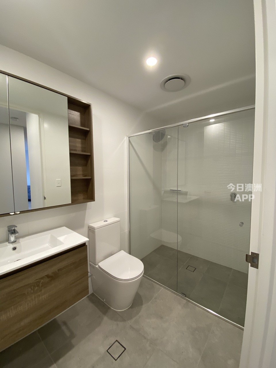 今日悉尼Wolli Creek 特价好房 近车站 两房两卫570包家具 平层 特殊户型 Wolli Creek 特价好房 近车站 两房两卫570包家具 平层 特殊户型