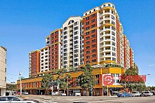 Strathfield    超便利朝北2房2卫2车位出租