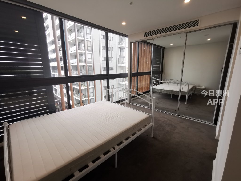 今日悉尼Wolli Creek 复式两房两卫招租 超大面积采光好 640包家具 Wolli Creek 复式两房两卫招租 超大面积采光好 640包家具
