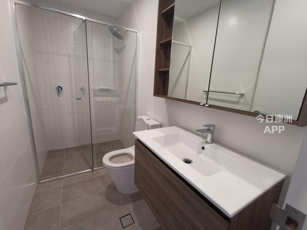 今日悉尼Wolli Creek 复式两房两卫招租 超大面积采光好 640包家具 Wolli Creek 复式两房两卫招租 超大面积采光好 640包家具