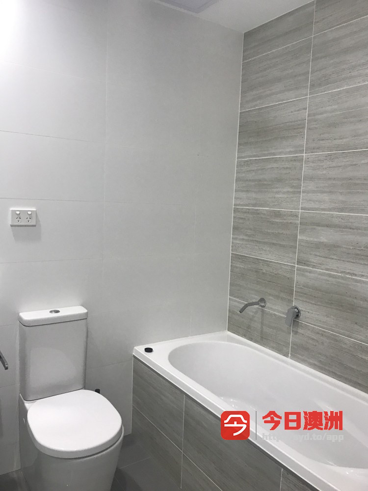 今日黄金海岸Burwood GMTower 高层全景公寓一房一厅一车位包家具出租 Burwood GMTower 高层全景公寓一房一厅一车位包家具出租